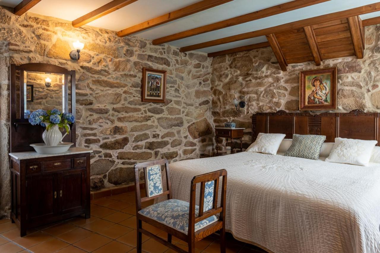 Os Miguelinos Guest House Catoira Luaran gambar