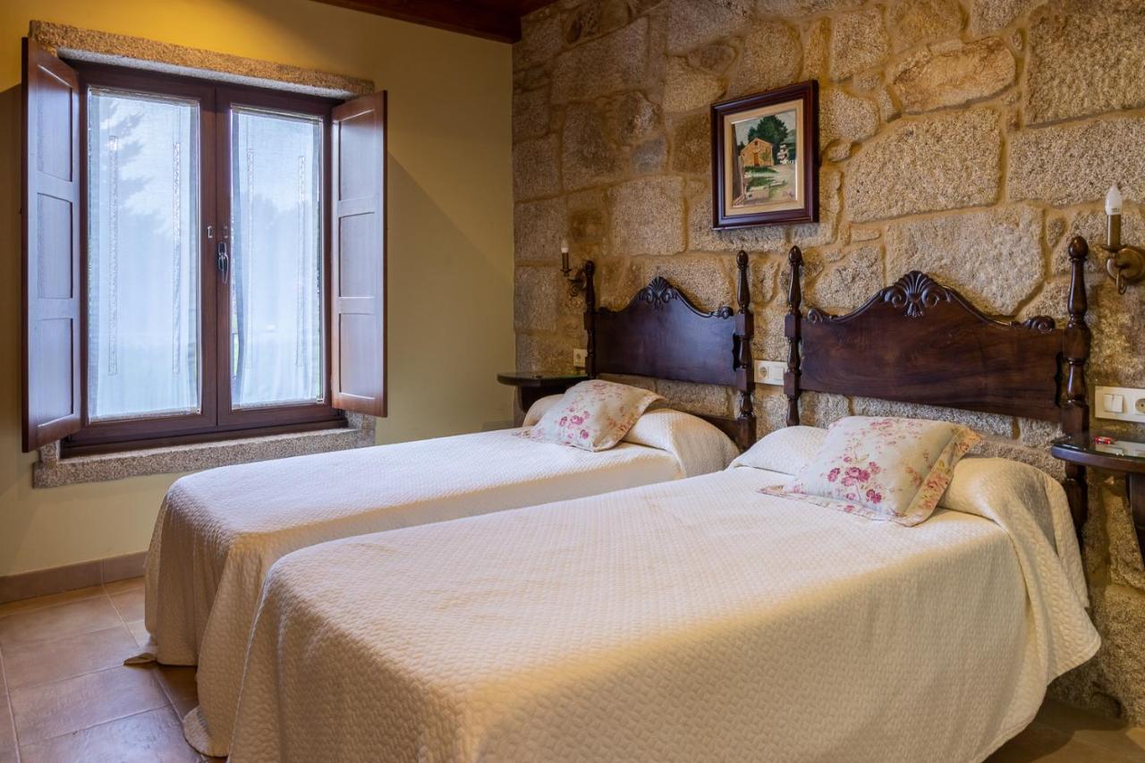 Os Miguelinos Guest House Catoira Luaran gambar