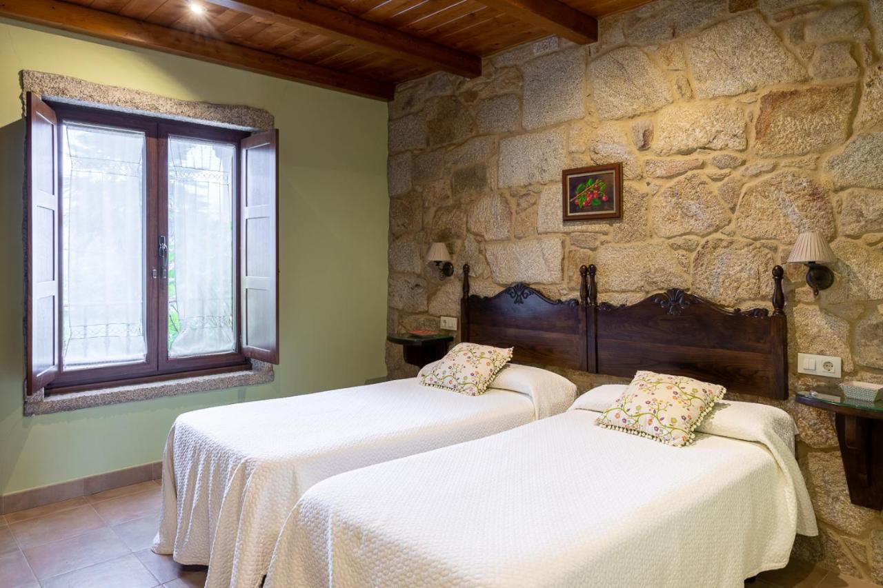 Os Miguelinos Guest House Catoira Luaran gambar