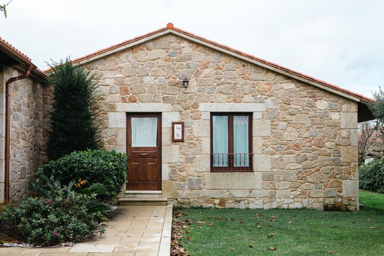 Os Miguelinos Guest House Catoira Luaran gambar