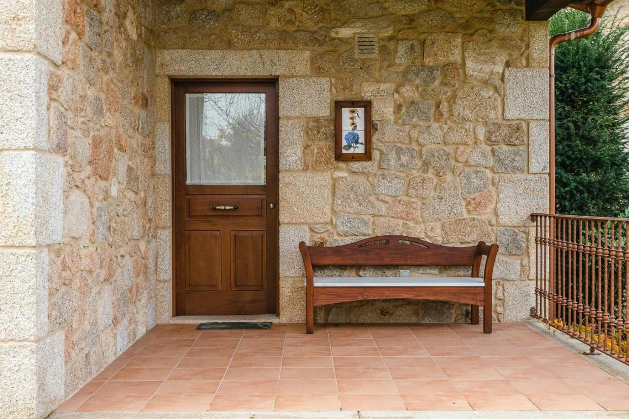 Os Miguelinos Guest House Catoira Luaran gambar