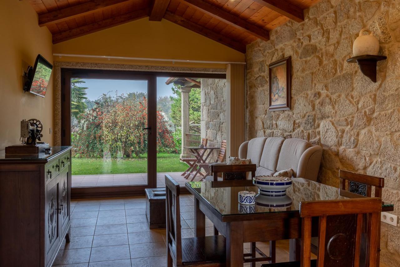 Os Miguelinos Guest House Catoira Luaran gambar