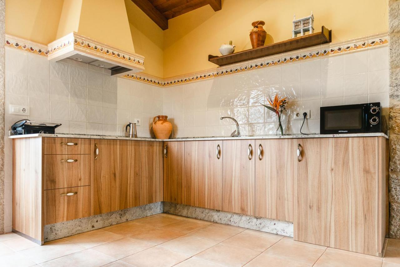 Os Miguelinos Guest House Catoira Luaran gambar