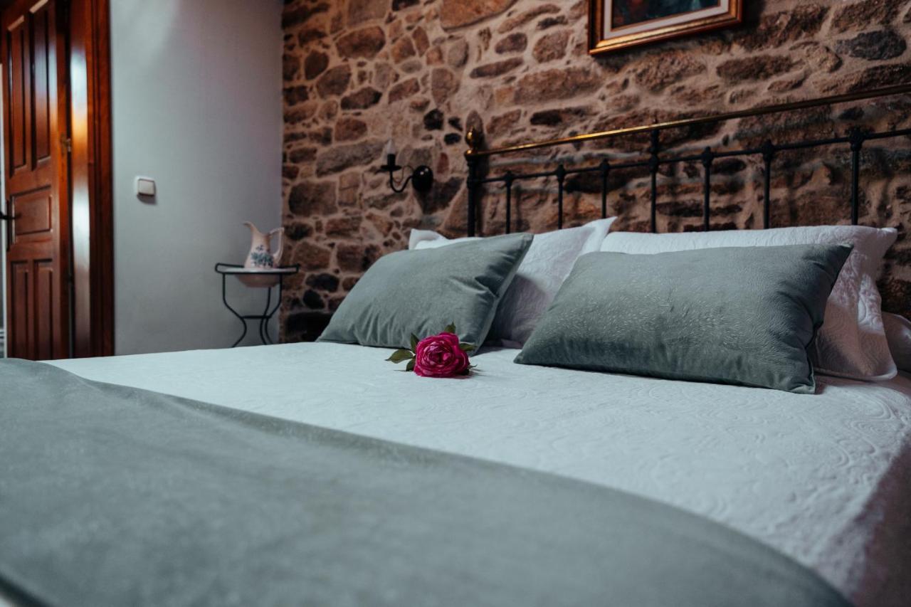 Os Miguelinos Guest House Catoira Luaran gambar