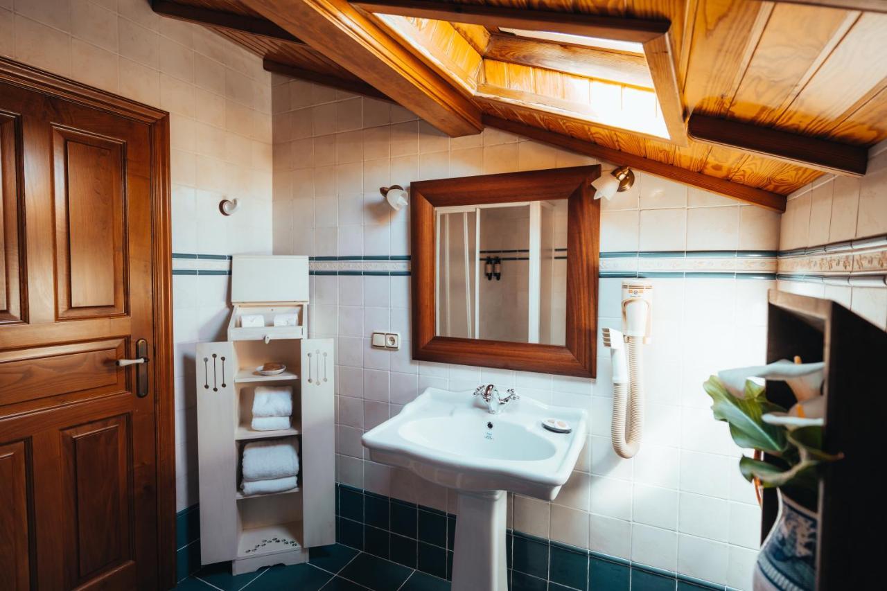Os Miguelinos Guest House Catoira Luaran gambar