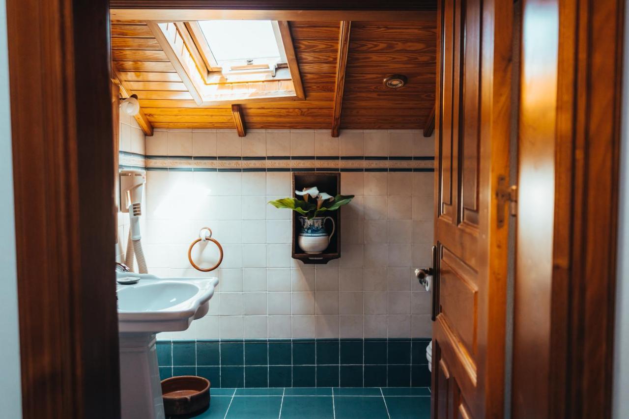 Os Miguelinos Guest House Catoira Luaran gambar