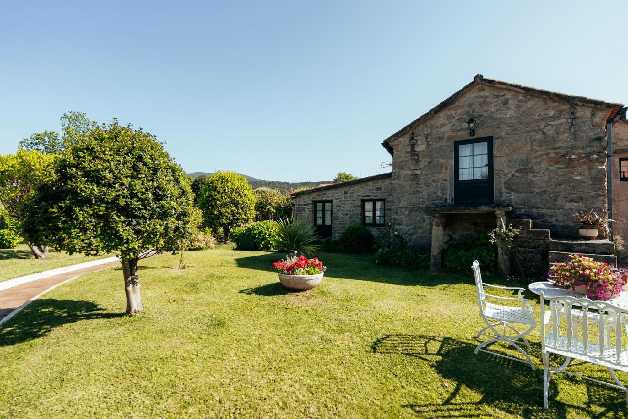 Os Miguelinos Guest House Catoira Luaran gambar