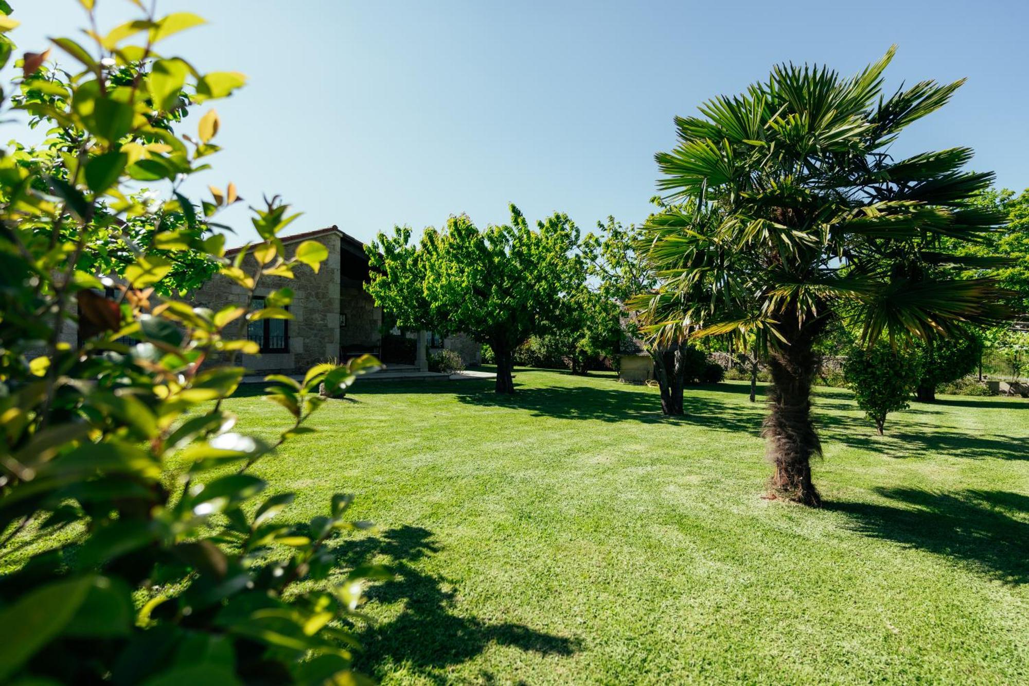 Os Miguelinos Guest House Catoira Luaran gambar