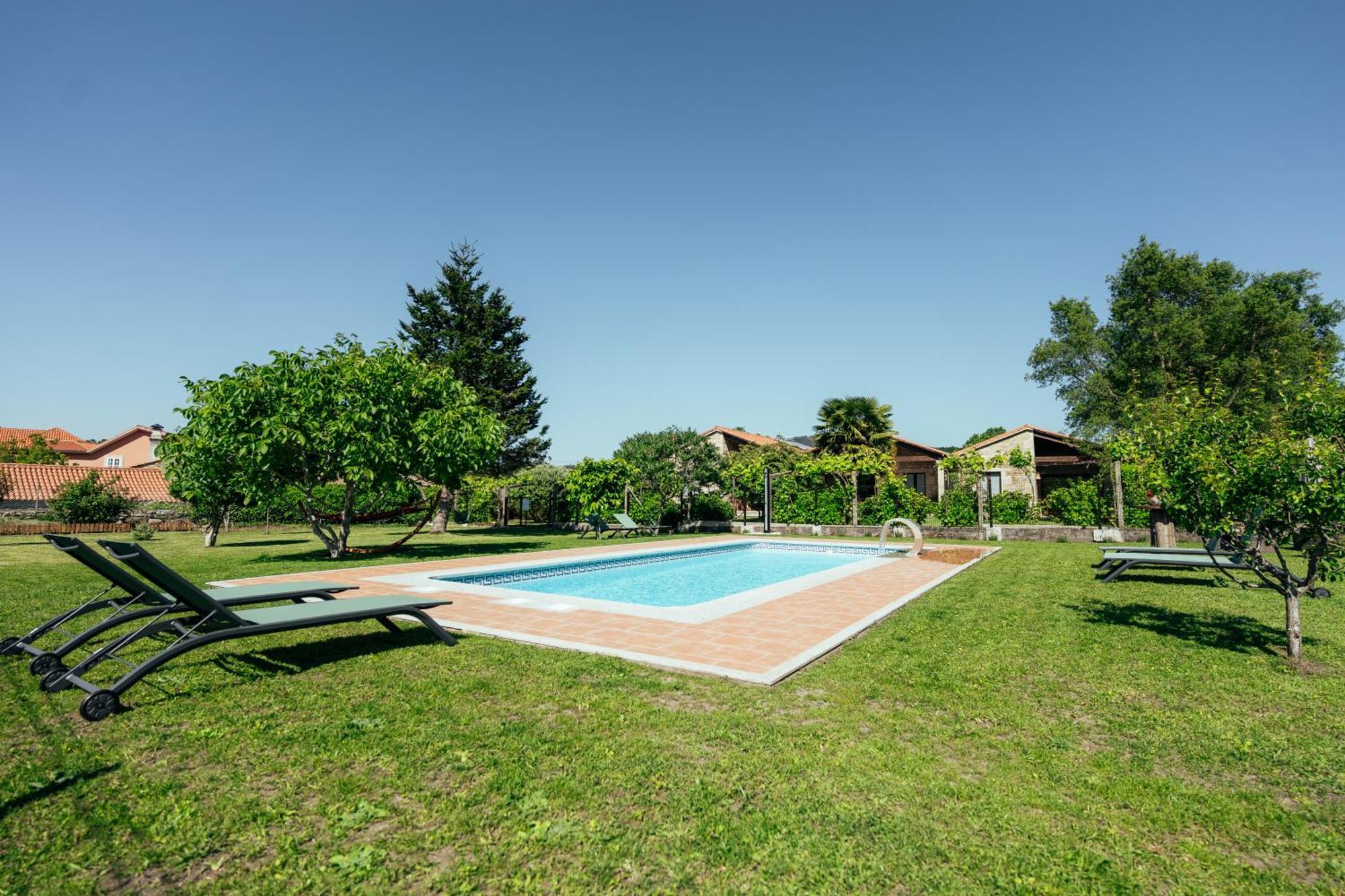 Os Miguelinos Guest House Catoira Luaran gambar