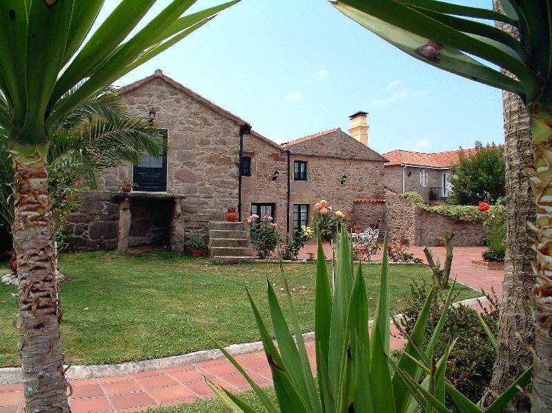 Os Miguelinos Guest House Catoira Luaran gambar